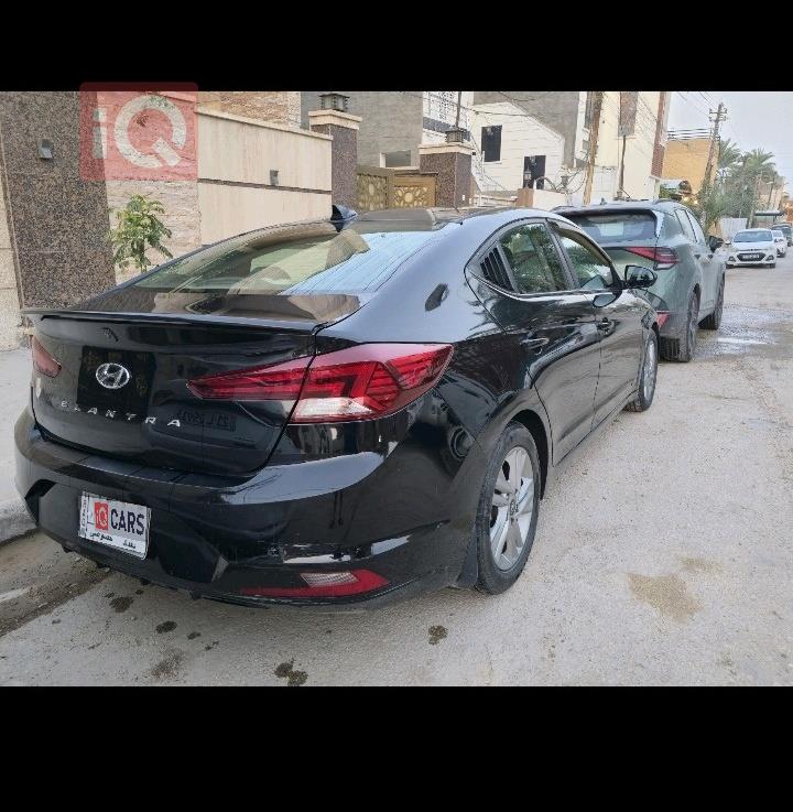 هیۆندای ئەلەنترا